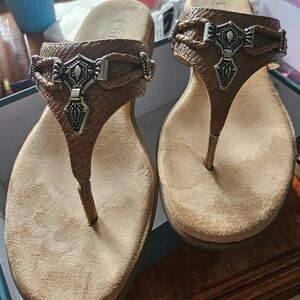 Cliffs sandals